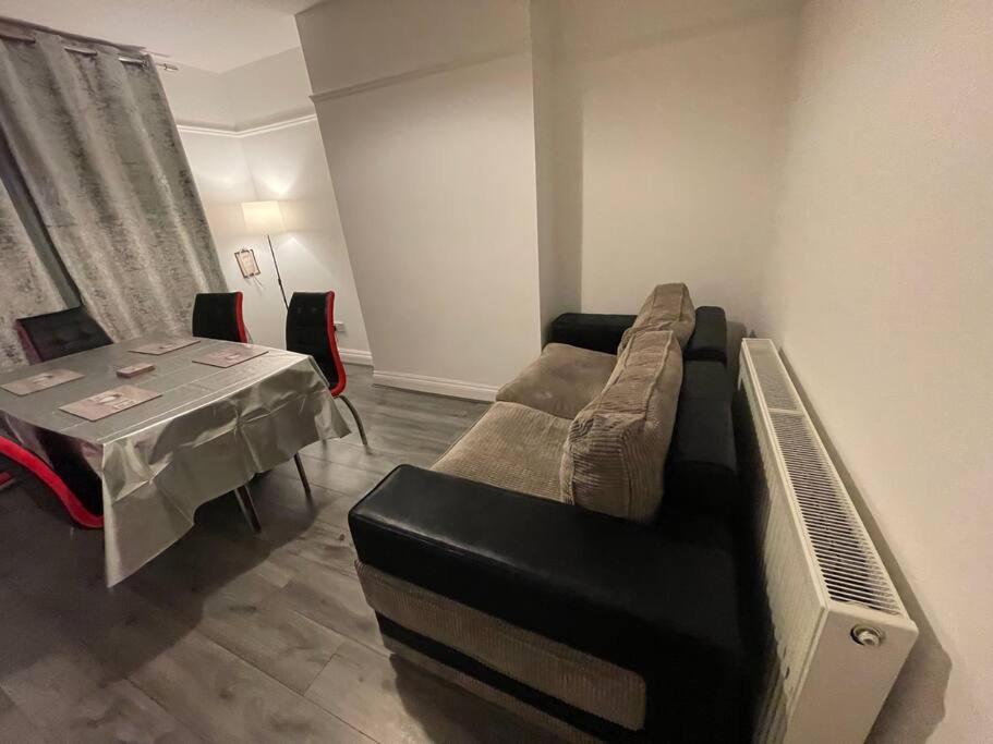Large Beautiful 3 Bed House In City Of バーミンガム エクステリア 写真