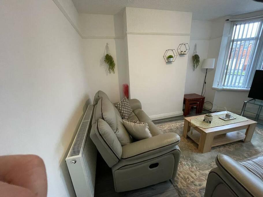 Large Beautiful 3 Bed House In City Of バーミンガム エクステリア 写真